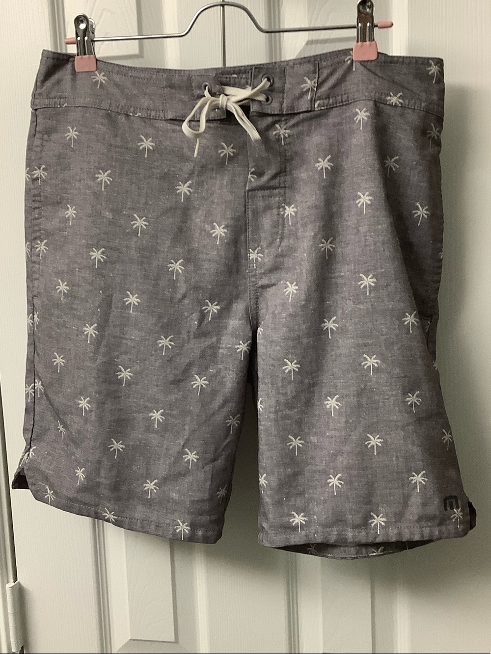 TRAVIS MATTHEWGray Palm-Print Swim Shorts SZ 33